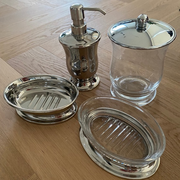 Pottery Barn Other - Washroom Accessories